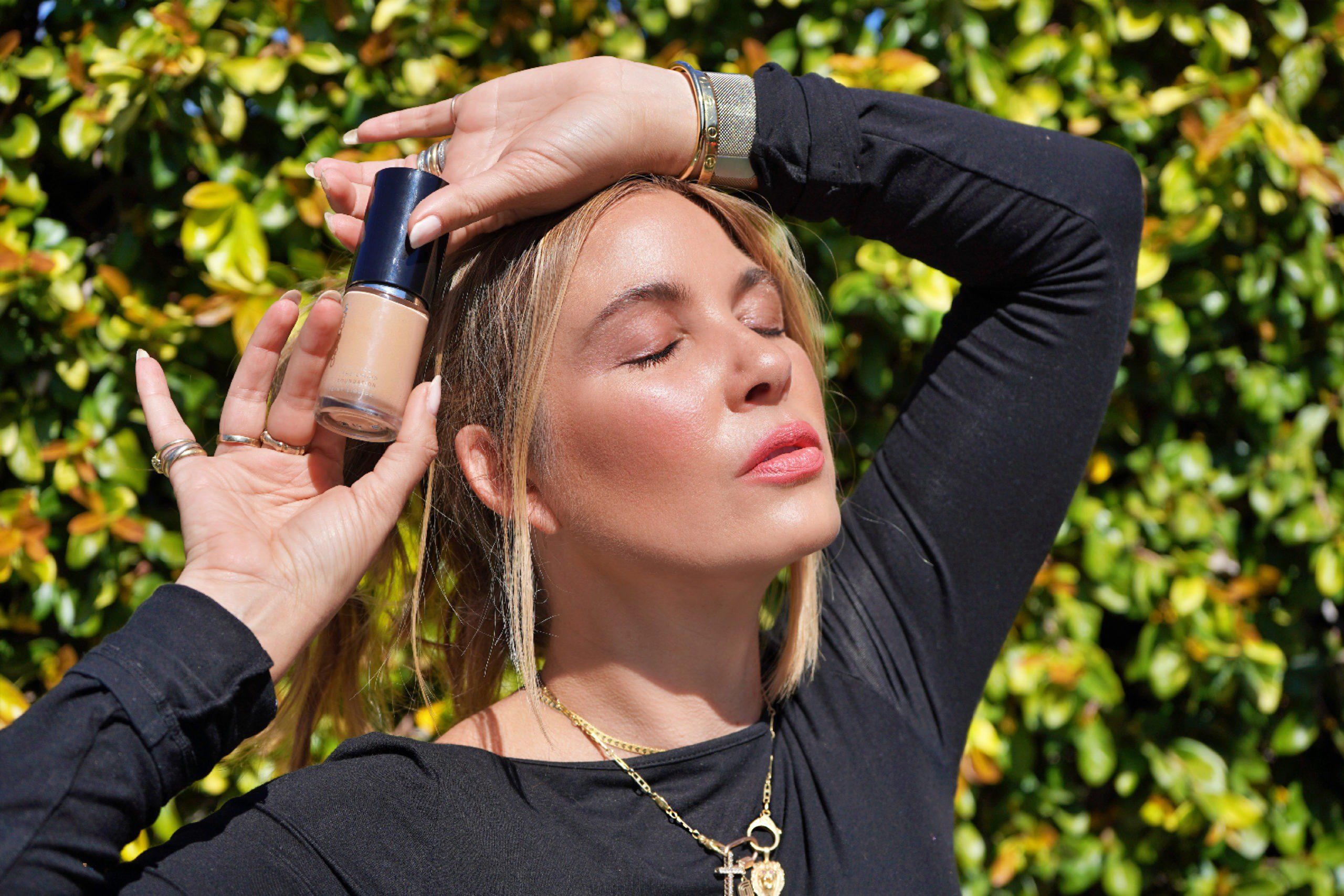 SUQQU The Liquid Foundation - Beauty Professor