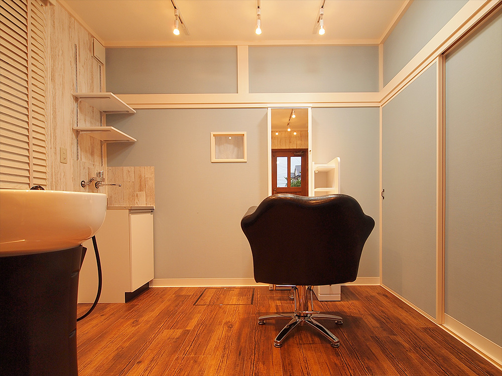 開業実績：3坪／セット1面／シャンプー1台の美容室事例 (No.18006A