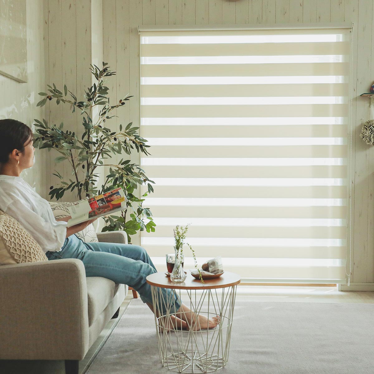 調光ロールスクリーンの仕組みを徹底解説！「風通し」や「外からの見え