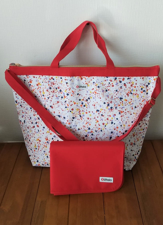 イッタラ初のブランドBOOK。鮮やかドットの2wayショルダーとプレース