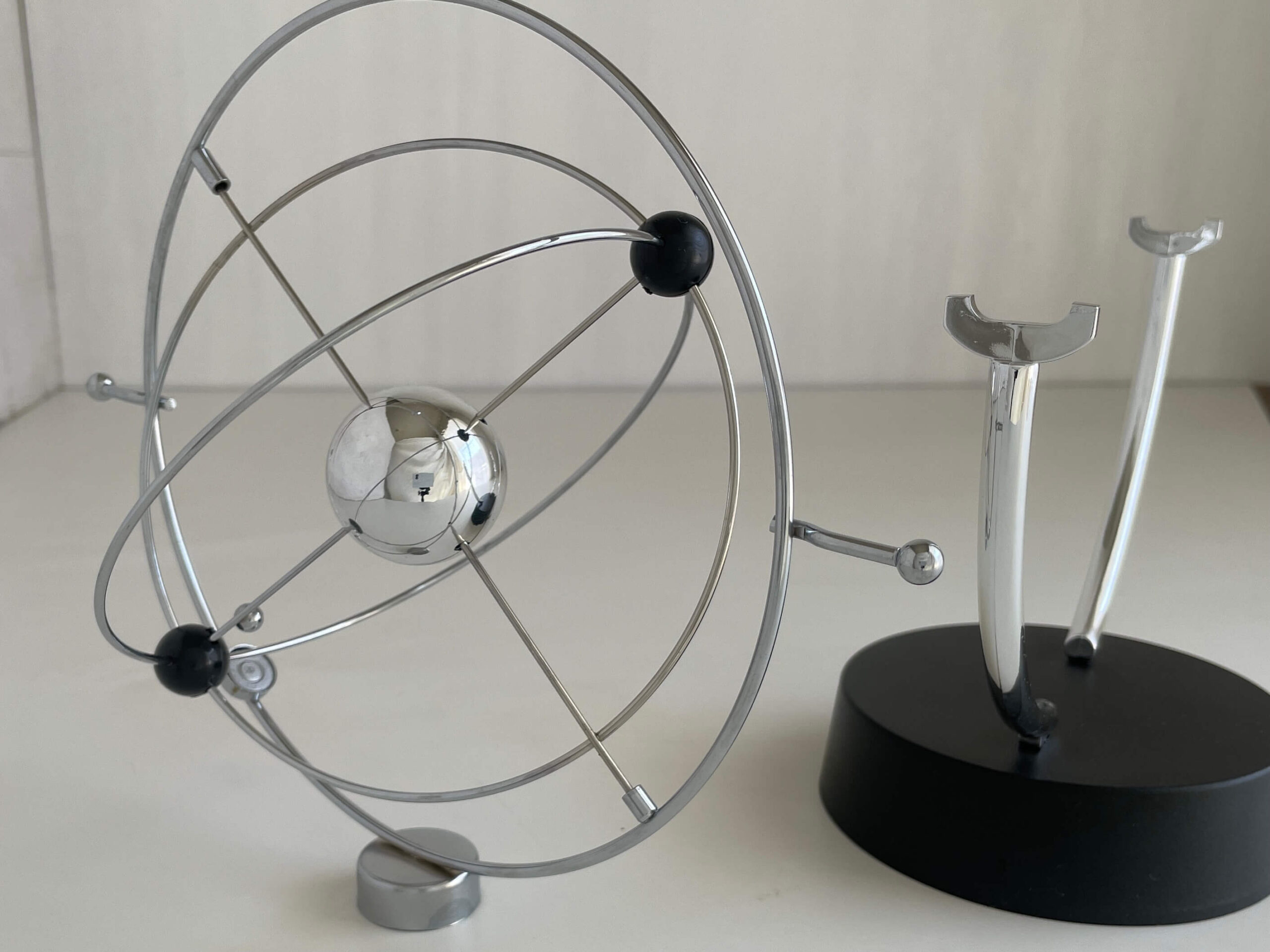 No.10085「キネティック テーブルモビール：イシグロ」高さ23cm SOLD