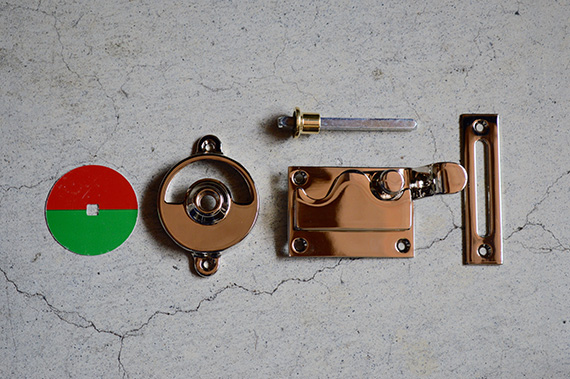 vacant-engaged door lock / BOLTS HARDWARE STORE