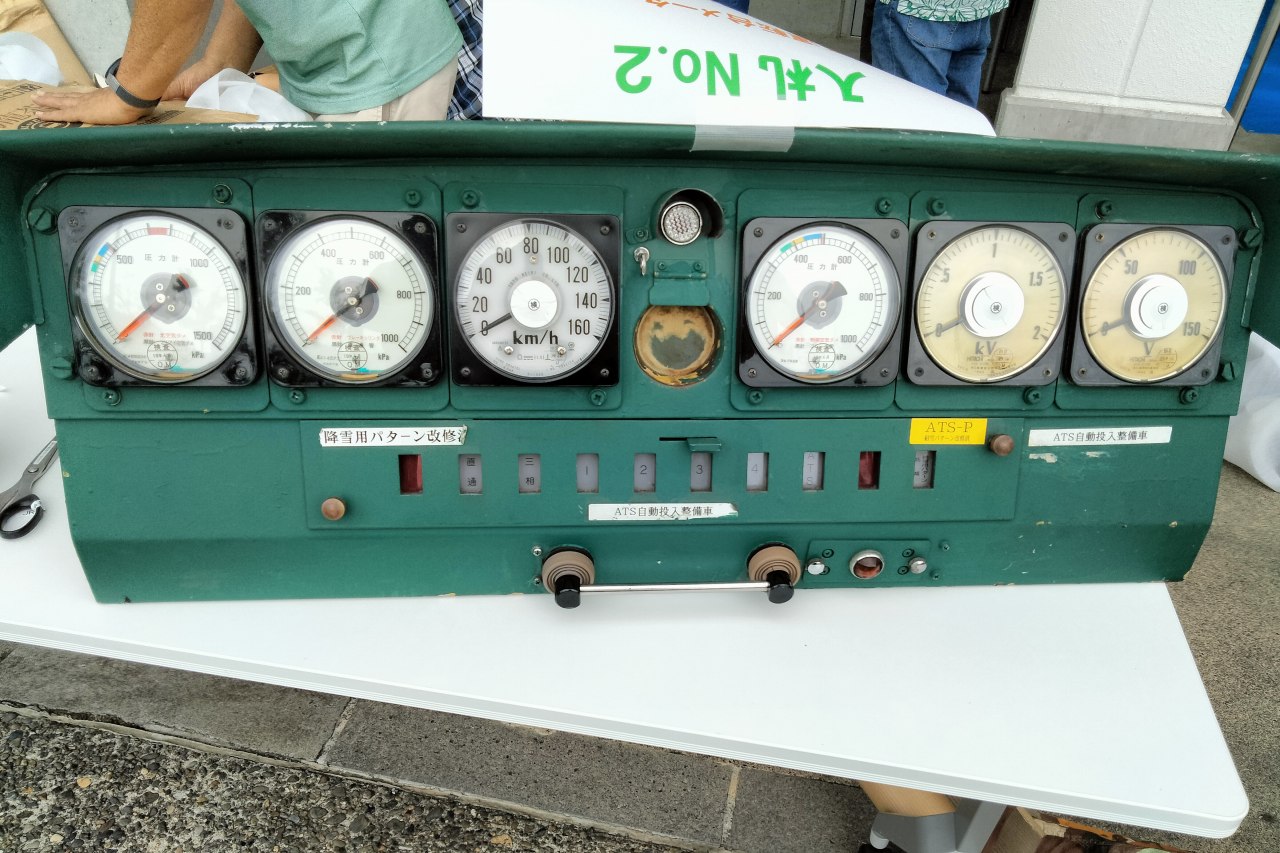 実物運転台で鉄道模型を運転する！(2)【設計方針とメーターパネル編