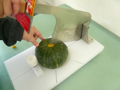かぼちゃ3分割カッター | 平野製作所 業務用スライサー カット機械