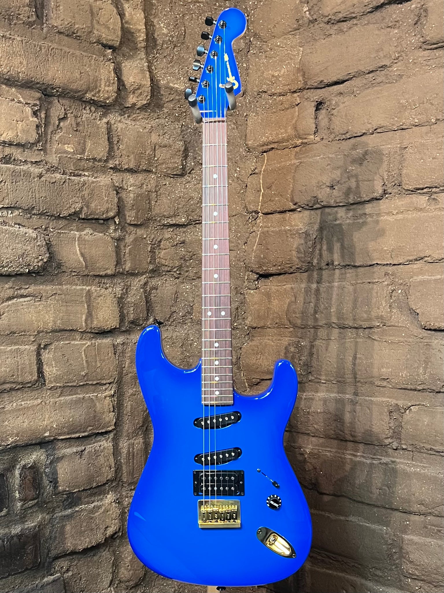 Charvel Jake E Lee USA Signature - Blue Burst (New)| Black