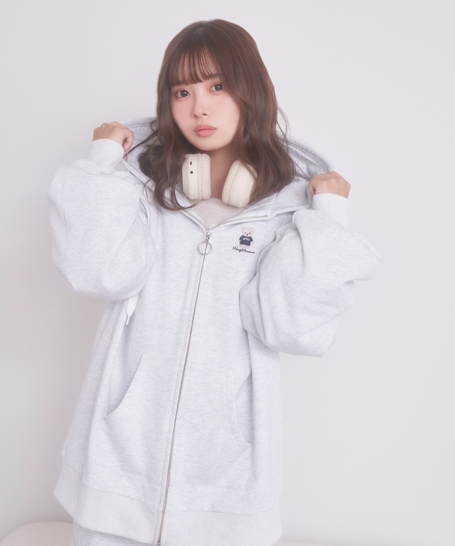 メニーワッペンジップパーカー – BUNNY APARTMENT