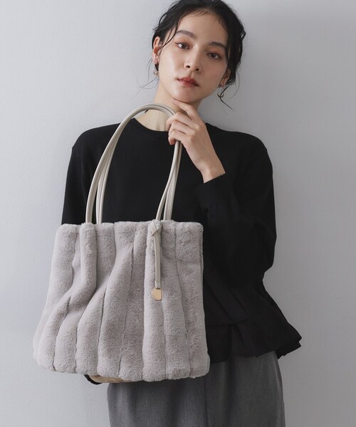 セール】【A4サイズ対応／マチ付き】ストライプフェイクファートート