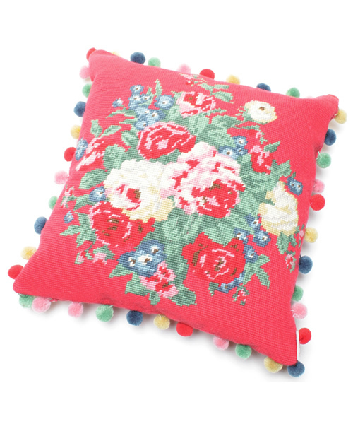 Cath Kidston（キャスキッドソン）の「TAPESTRY CUSHION ROSE