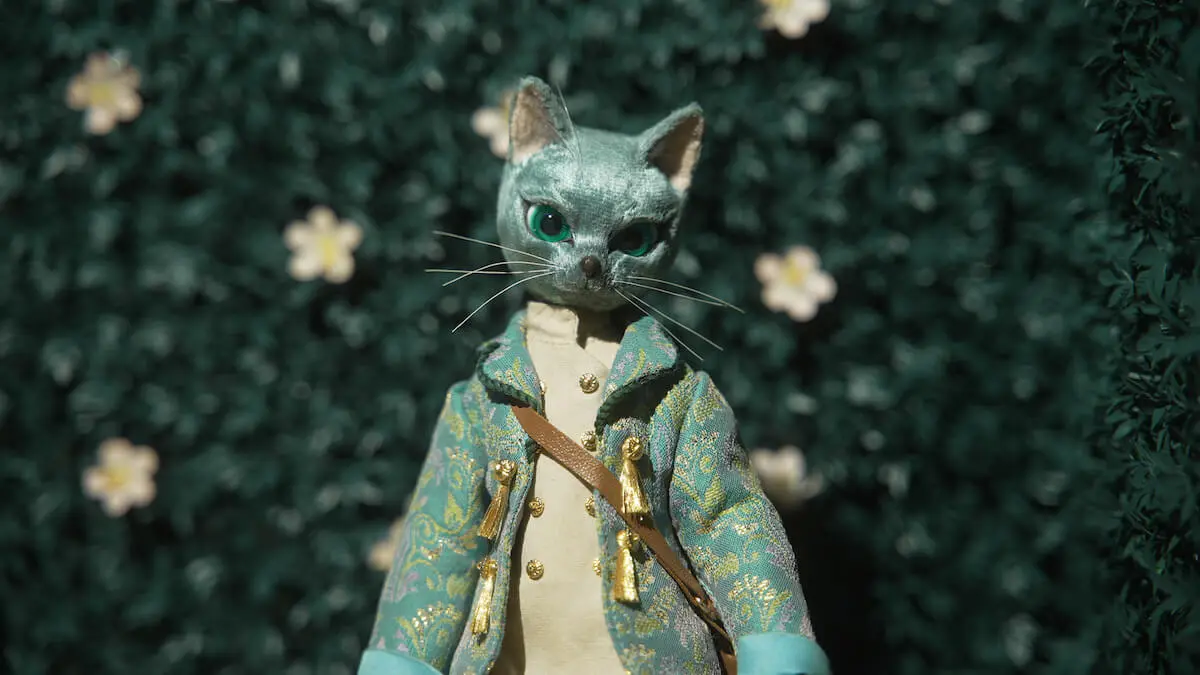 大人が本気で遊べるドールハウスから猫型コレクションが誕生！第1弾は