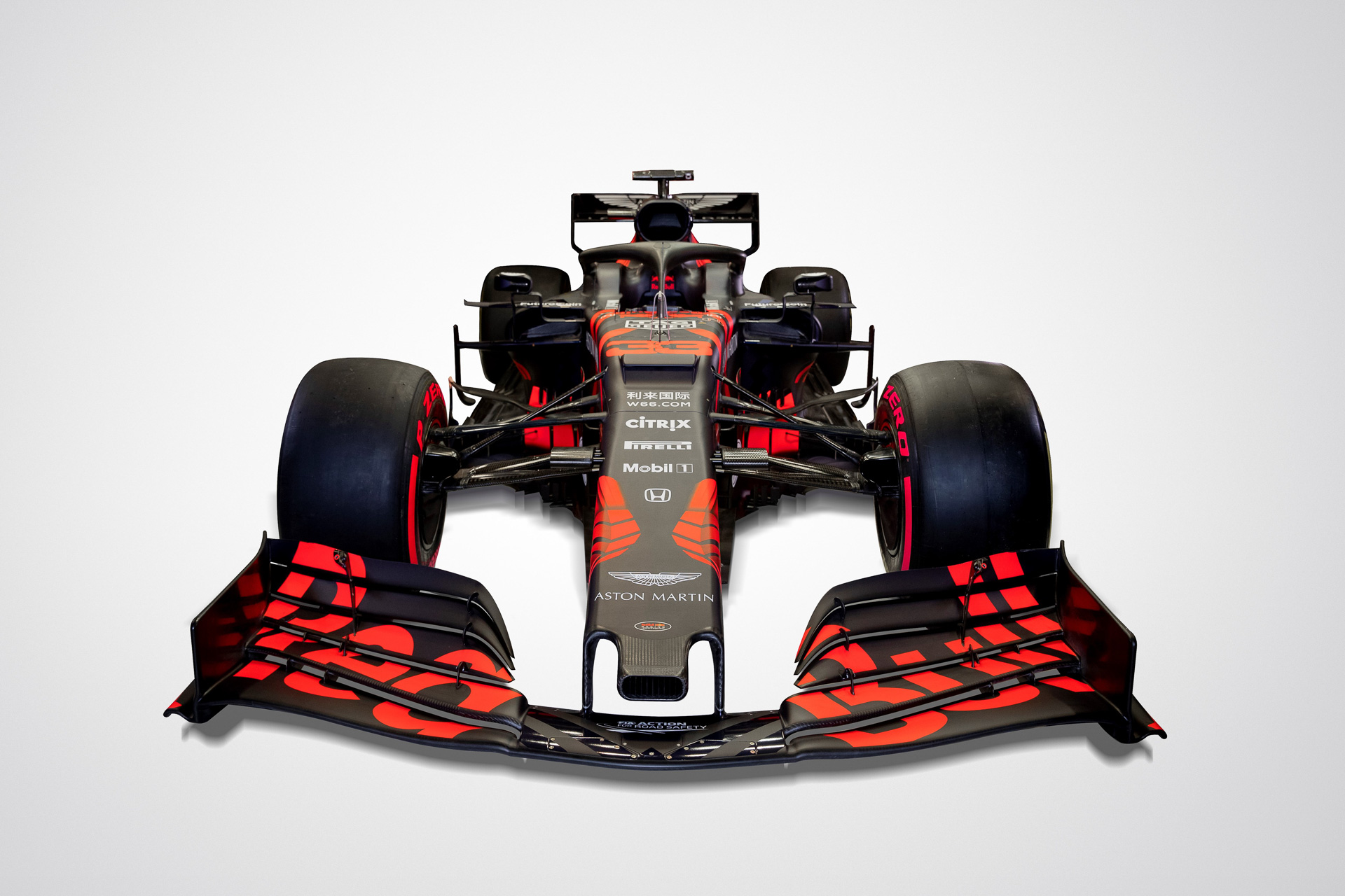 アストンマーティン・レッドブル・レーシングの新型マシン「RB15」公開