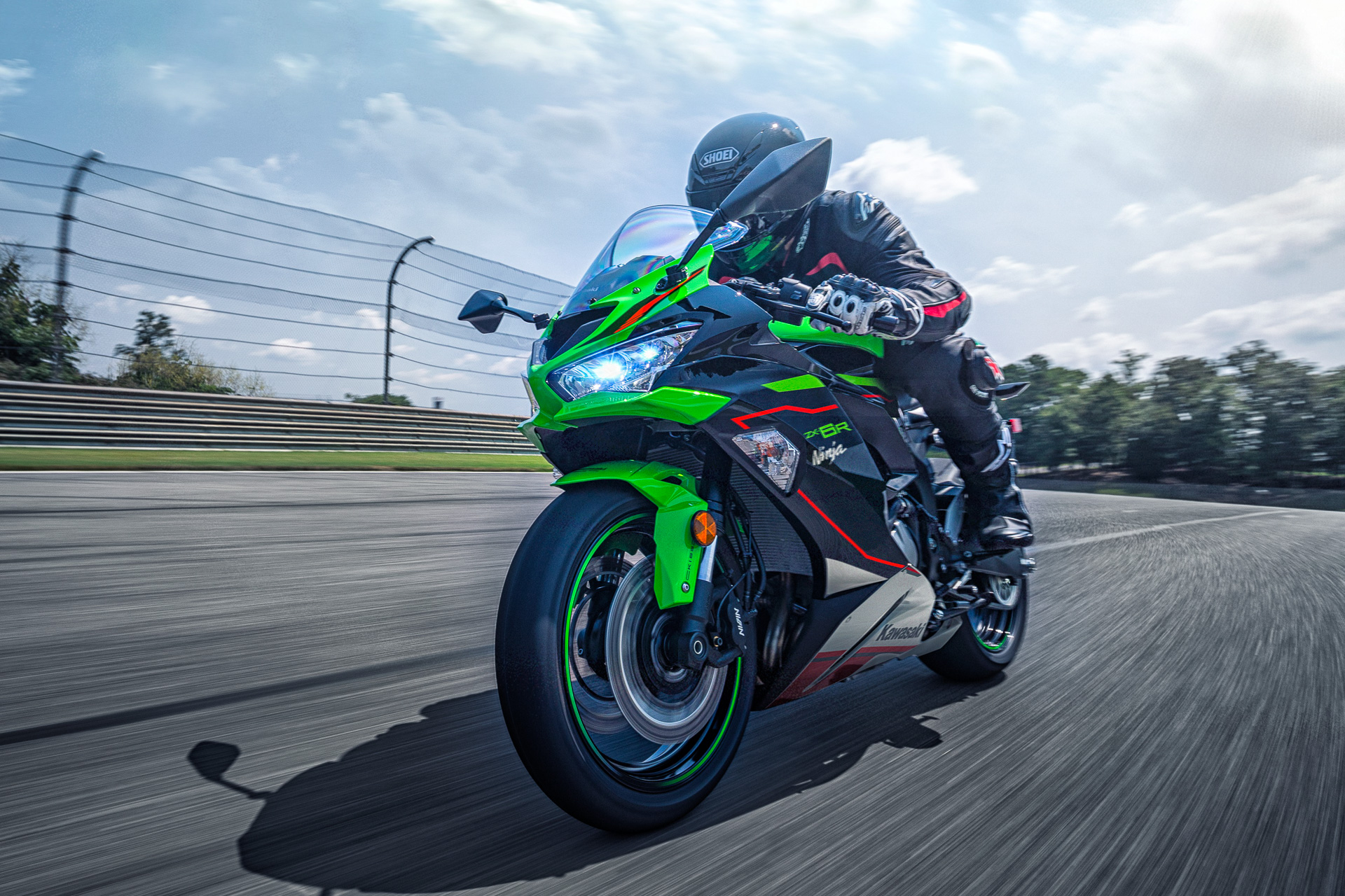 カワサキ、「Ninja ZX-6R KRT EDITION」「Ninja ZX-6R」にNew