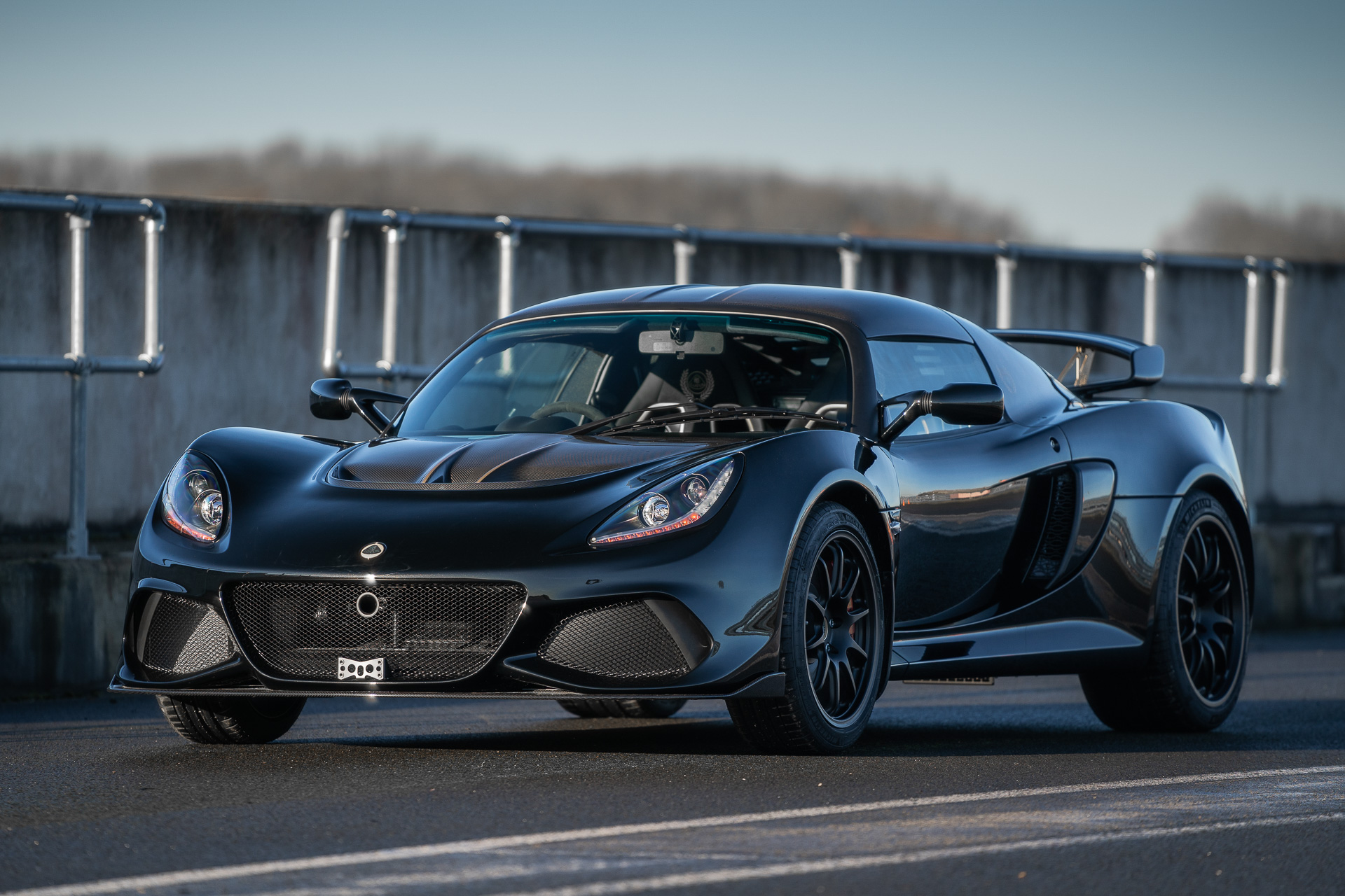 ロータス、ブラック＆ゴールドの“チーム・ロータスカラー”「エキシージ