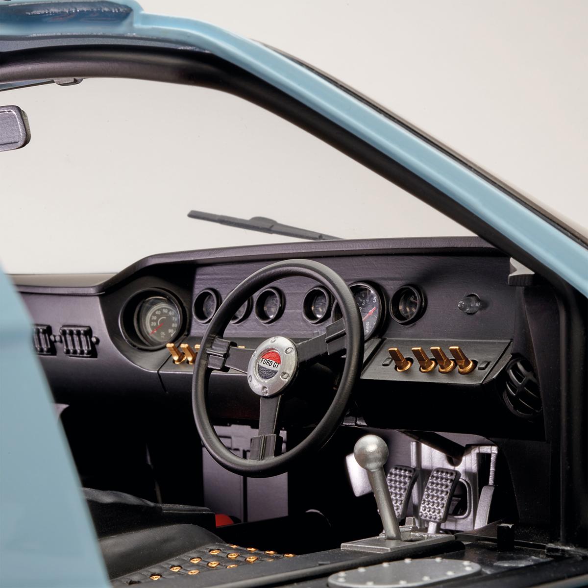 伝説のフォードGTを8分の1スケールで組み上げる！ デアゴスティーニ