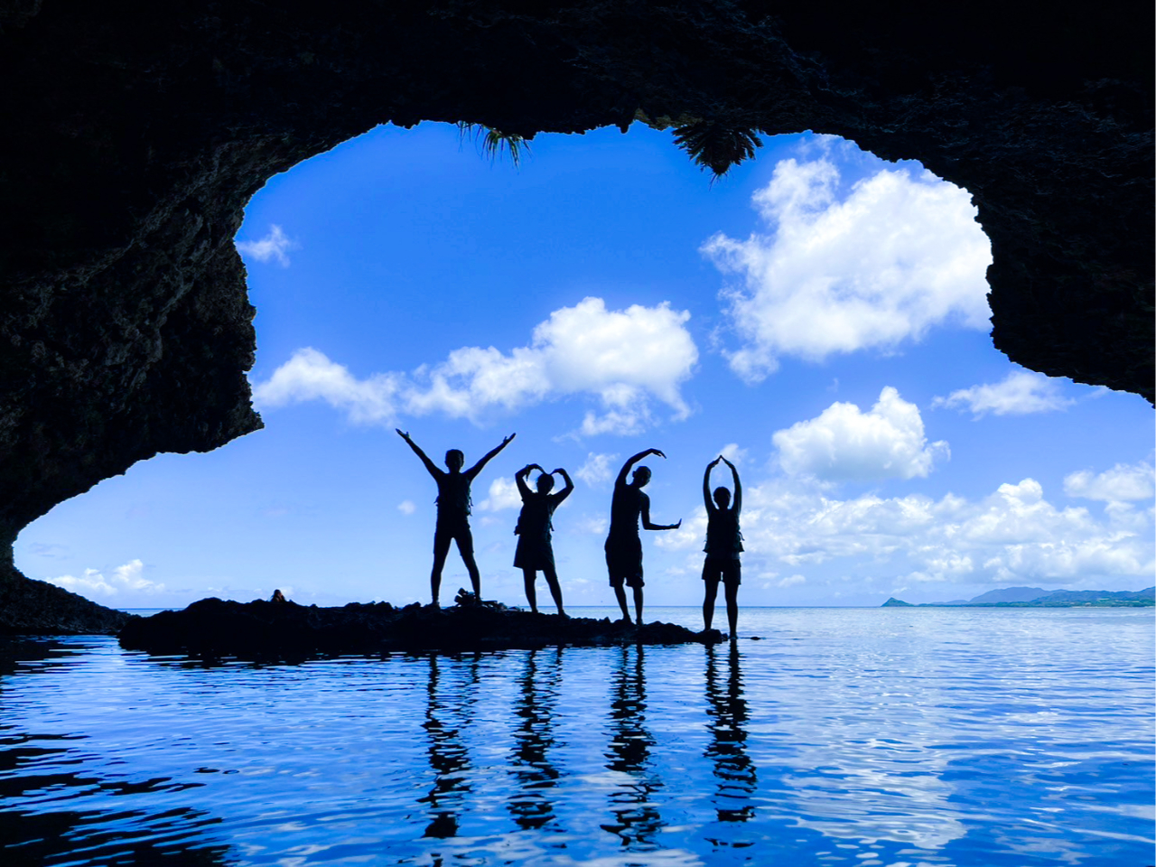 石垣島/1日貸切】絶景スポット巡り！川平湾クリアカヤックorクリア