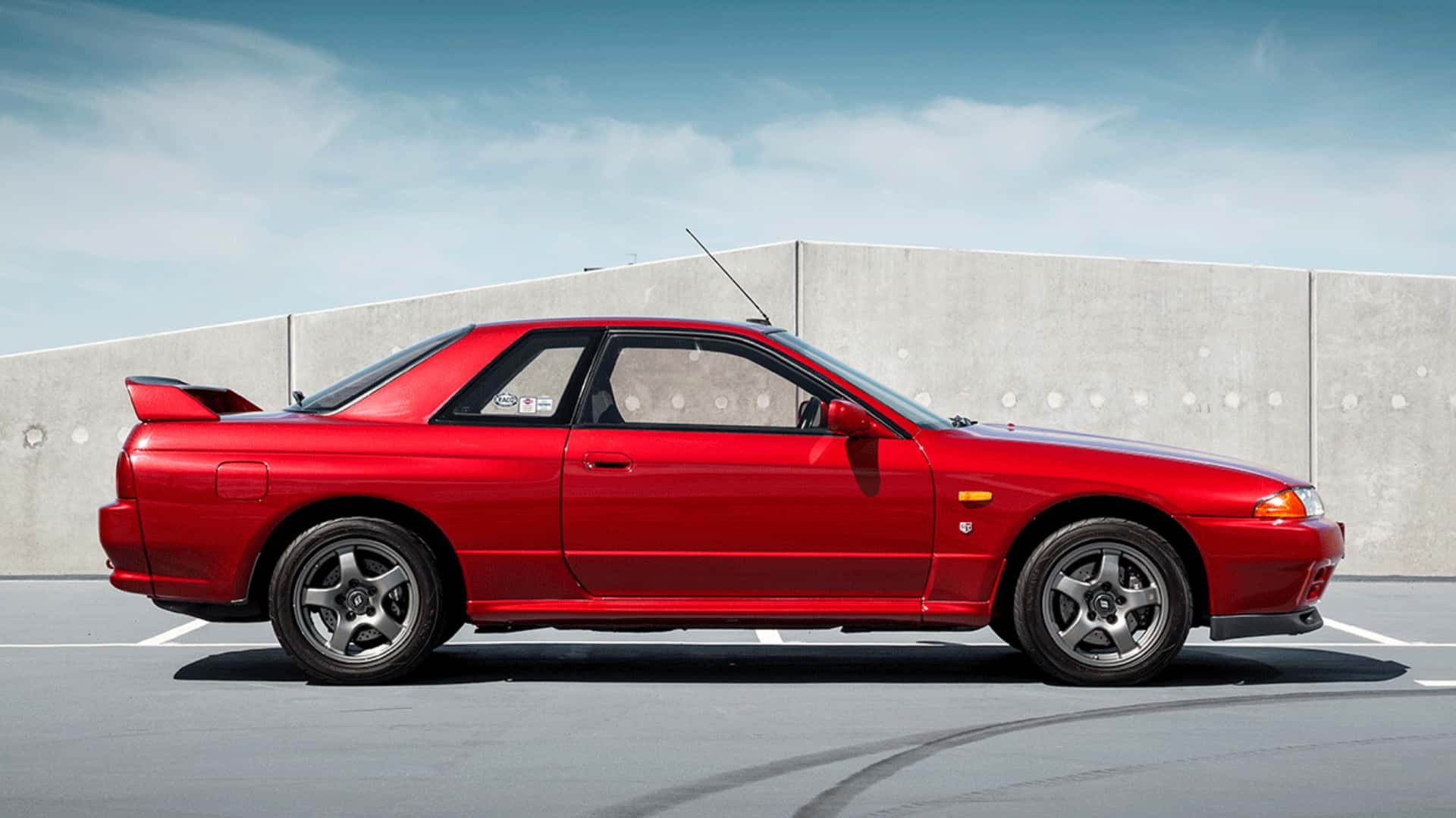 A Rare R32 Skyline GT-R Was Stolen From Nissan's Collection