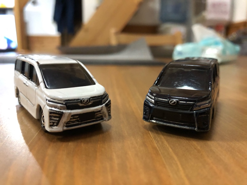 VOXY前期型トミカを後期型自分仕様にカスタム🚗（トヨタ ヴォクシー