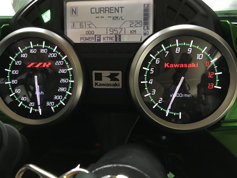 MOMAN EL メーター（KAWASAKI ZZR 1400 DESIGN 2） のパーツレビュー