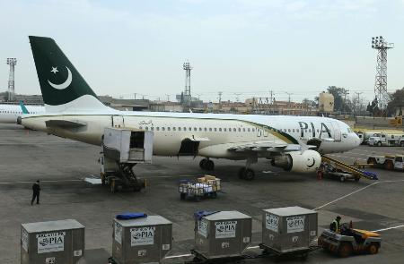 パキスタン、国営航空を売却 財政再建の一環、750億円落札｜秋田魁