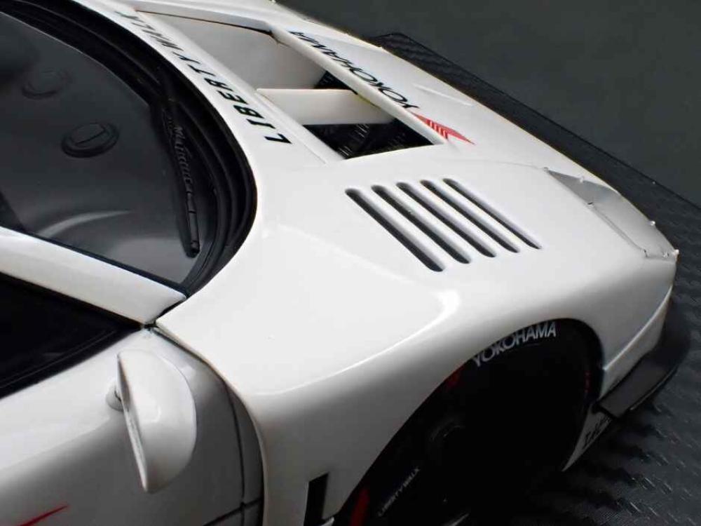 Ferrari F40 White LB-Works 1:18 Ignition Model IG3752 - الهوايات