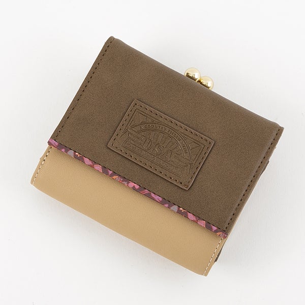 ヘタリア World☆Stars』より、8人をイメージしたバッグ&財布が登場