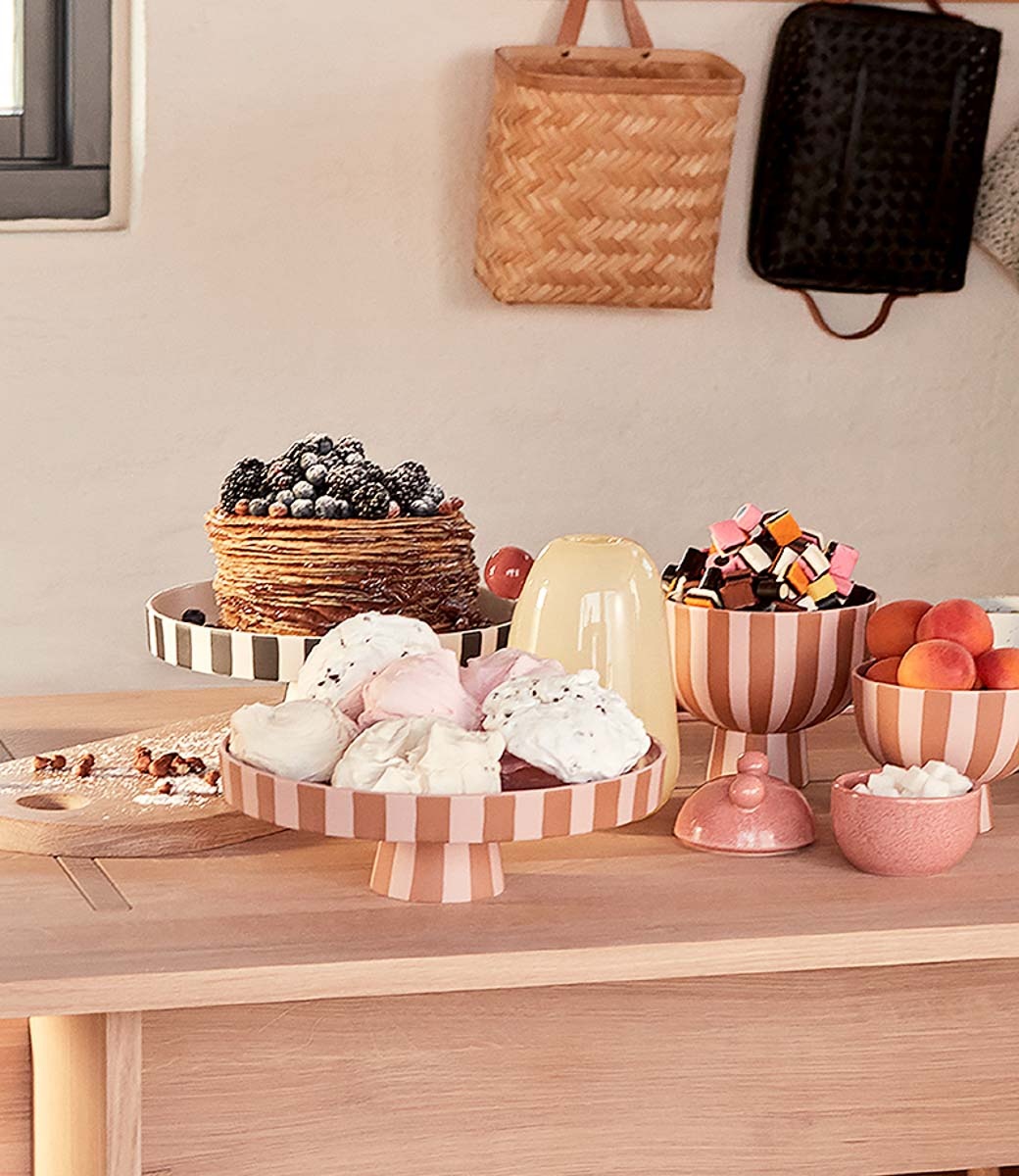 Oyoy Living Toppu Tray Small Caramel at North Sea Design in Vorden