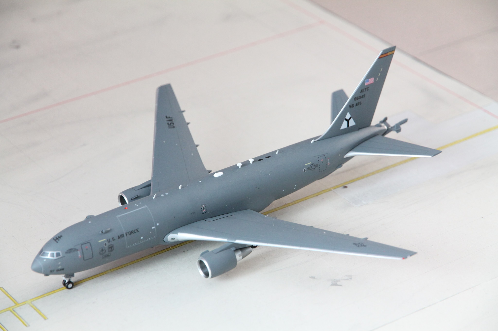 1:200 US Air Force Boeing KC-46A Pegasus 18-46049 Gemini200