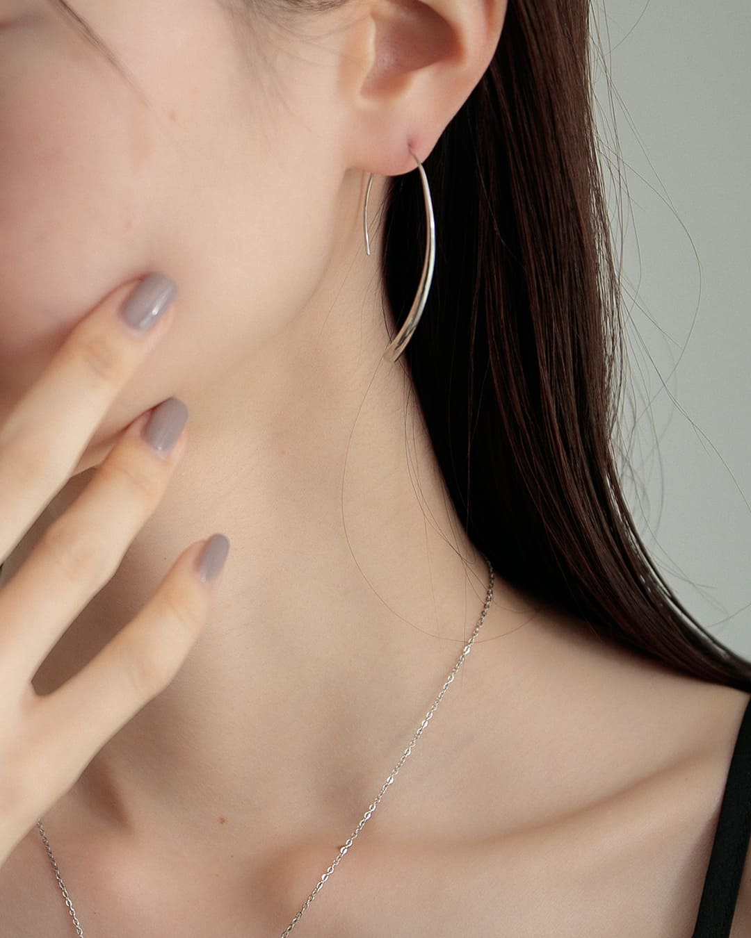 2/20(金)20:00～再入荷】【18KGP】カーブデザインシンプルピアス