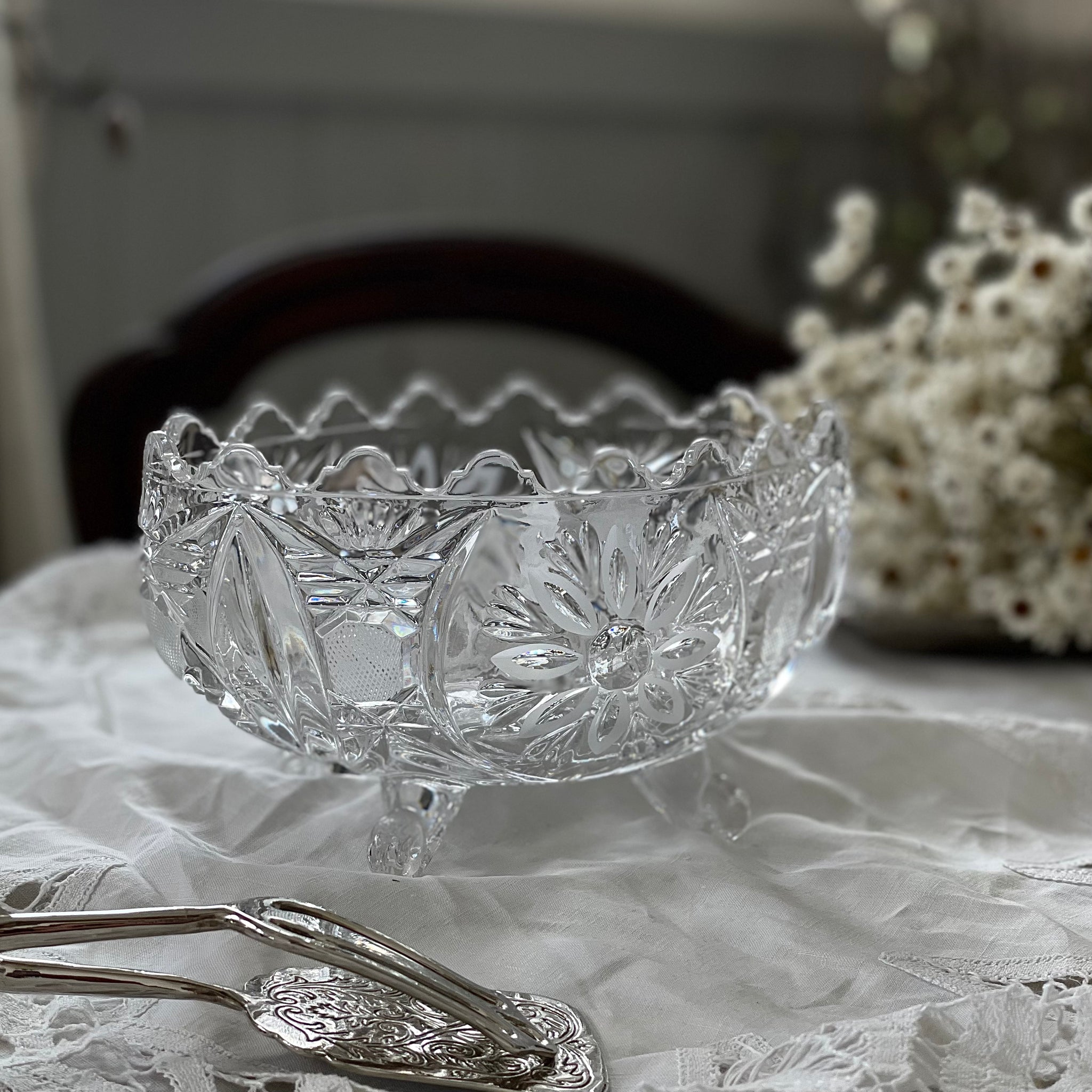 足つきオーバルガラスボウル（10.5cm） イギリスアンティークガラス