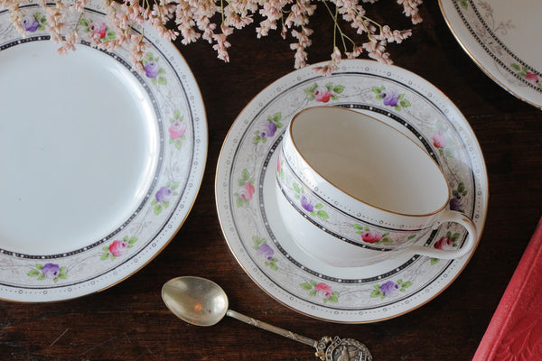 Shelly社1910年代バラ模様のトリオC&S イギリスアンティーク食器