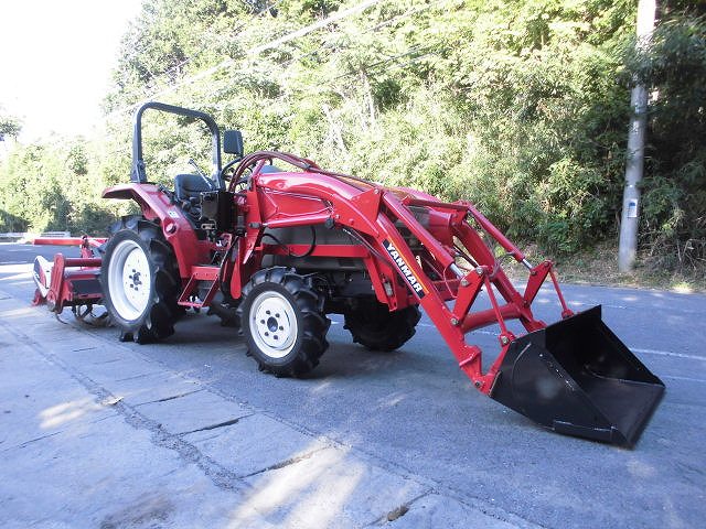 ヤンマー 中古トラクター AF-22 フロントローダー付 - 中古トラクター
