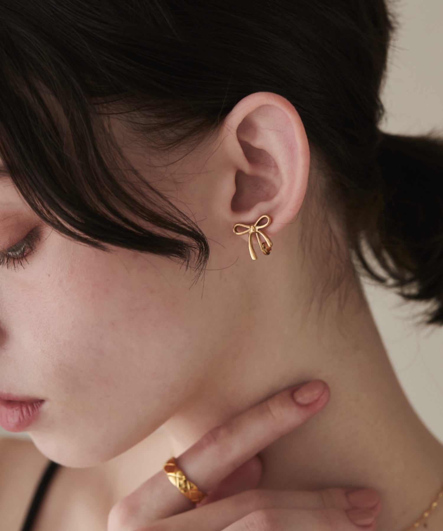 金属アレルギー対応 】 リボンイヤリング サージカルステンレス (両耳