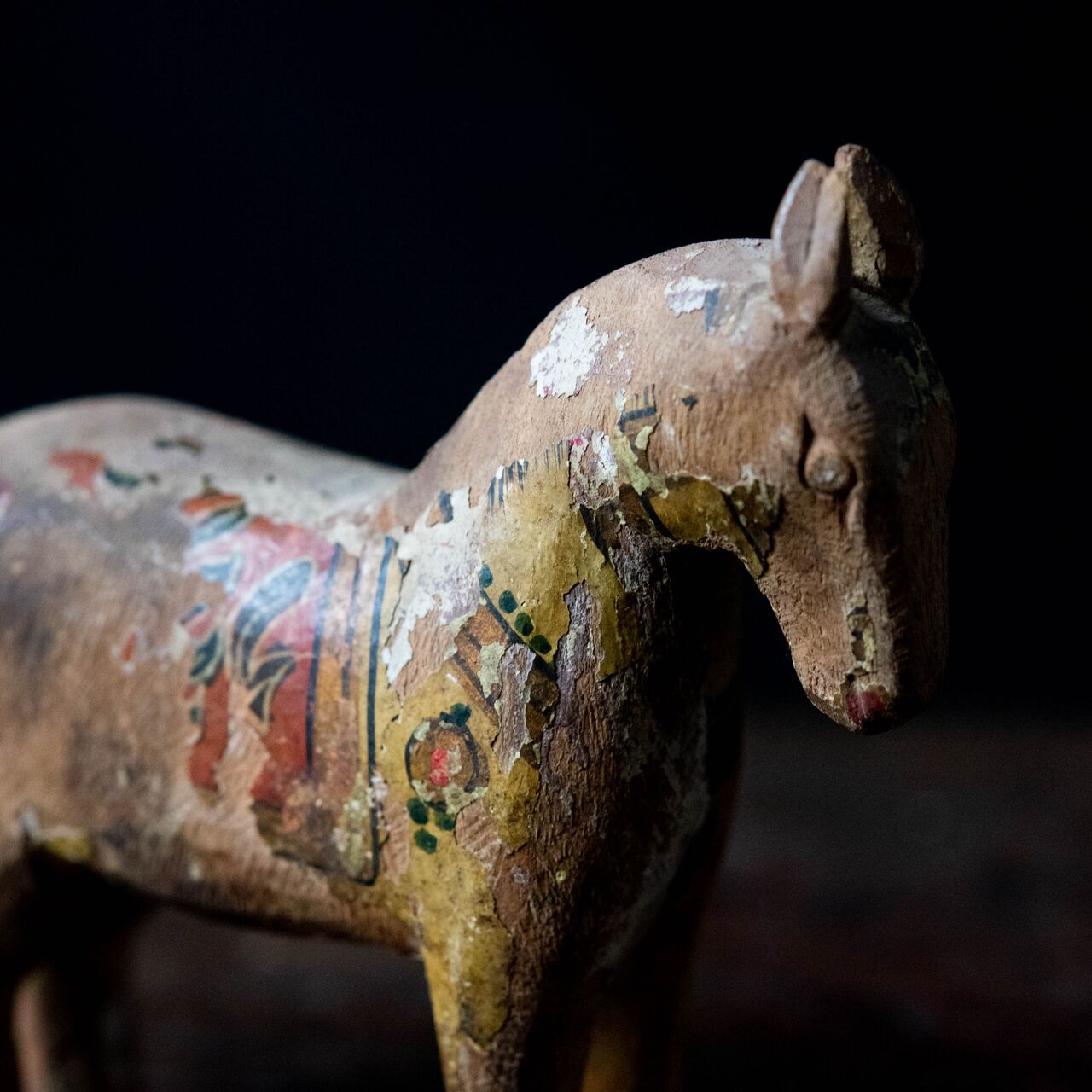 木工芸 :: 馬の置物 小 インド | COTTOU.JP 骨董の通販マーケットプレイス