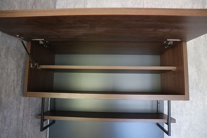 unico（ウニコ）の食器棚】ウォールナットの木の素材感がおしゃれな