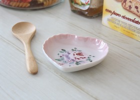 イマン プリンセスローズ － フレンチカントリーのバラ柄、レース雑貨