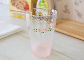 マニー ステンシルローズ 陶器 － フレンチカントリーのバラ柄、レース