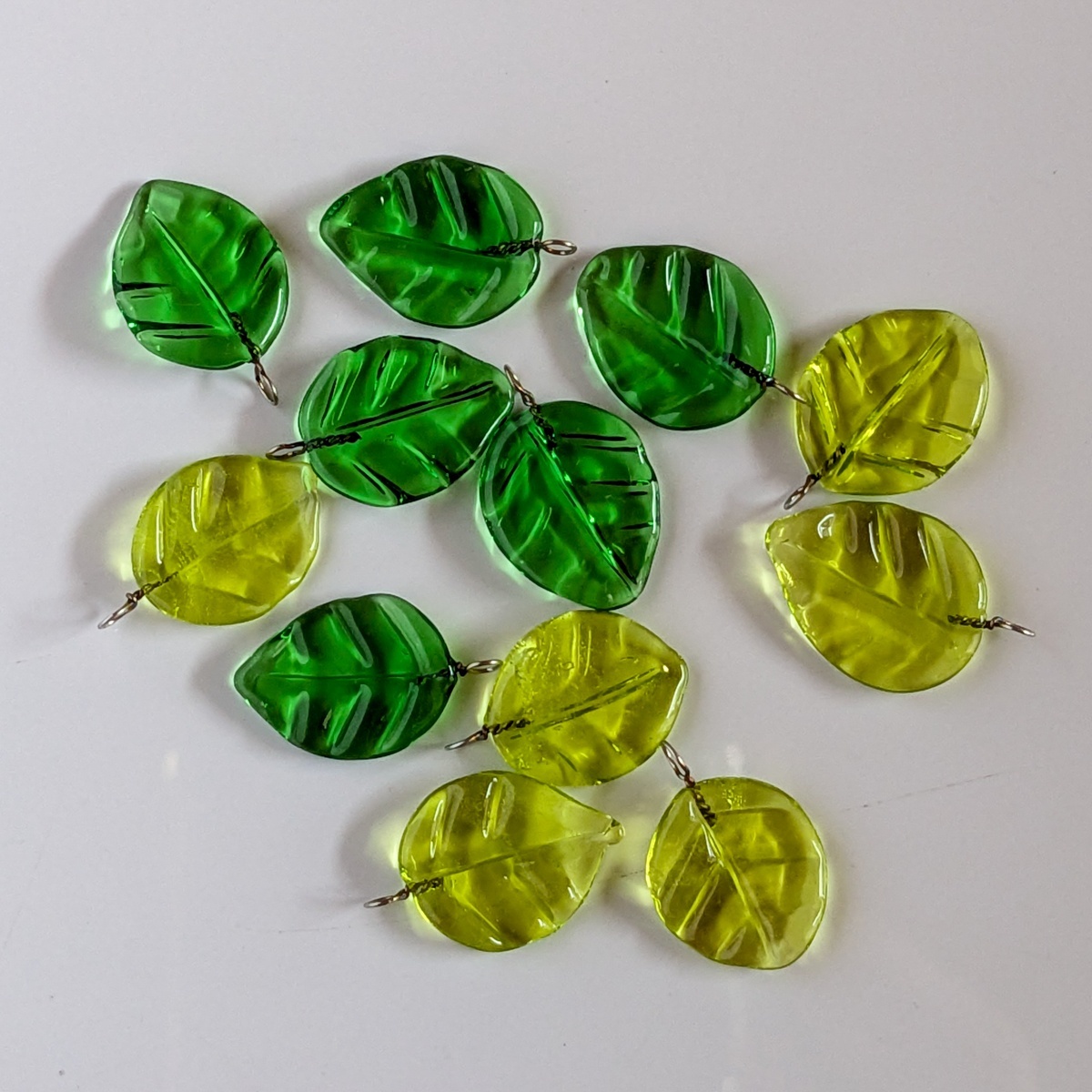 手づくりベネチアンガラス 葉っぱパーツ ライトグリーン クラフト Ansan