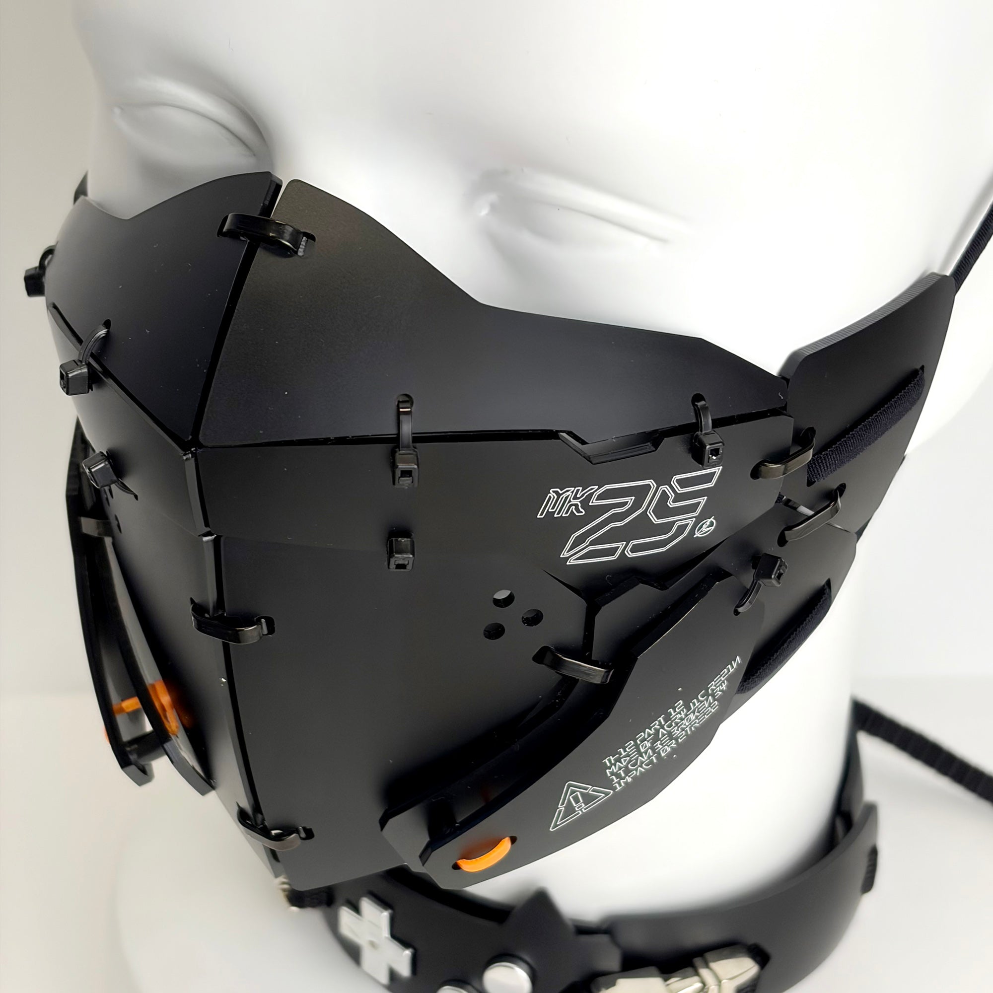 Armored mask [mask] – 中央町戦術工芸