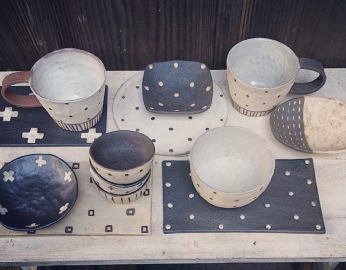 日々の食卓にいかが？シンプルでおしゃれな宇田令奈さんの信楽焼うつわ