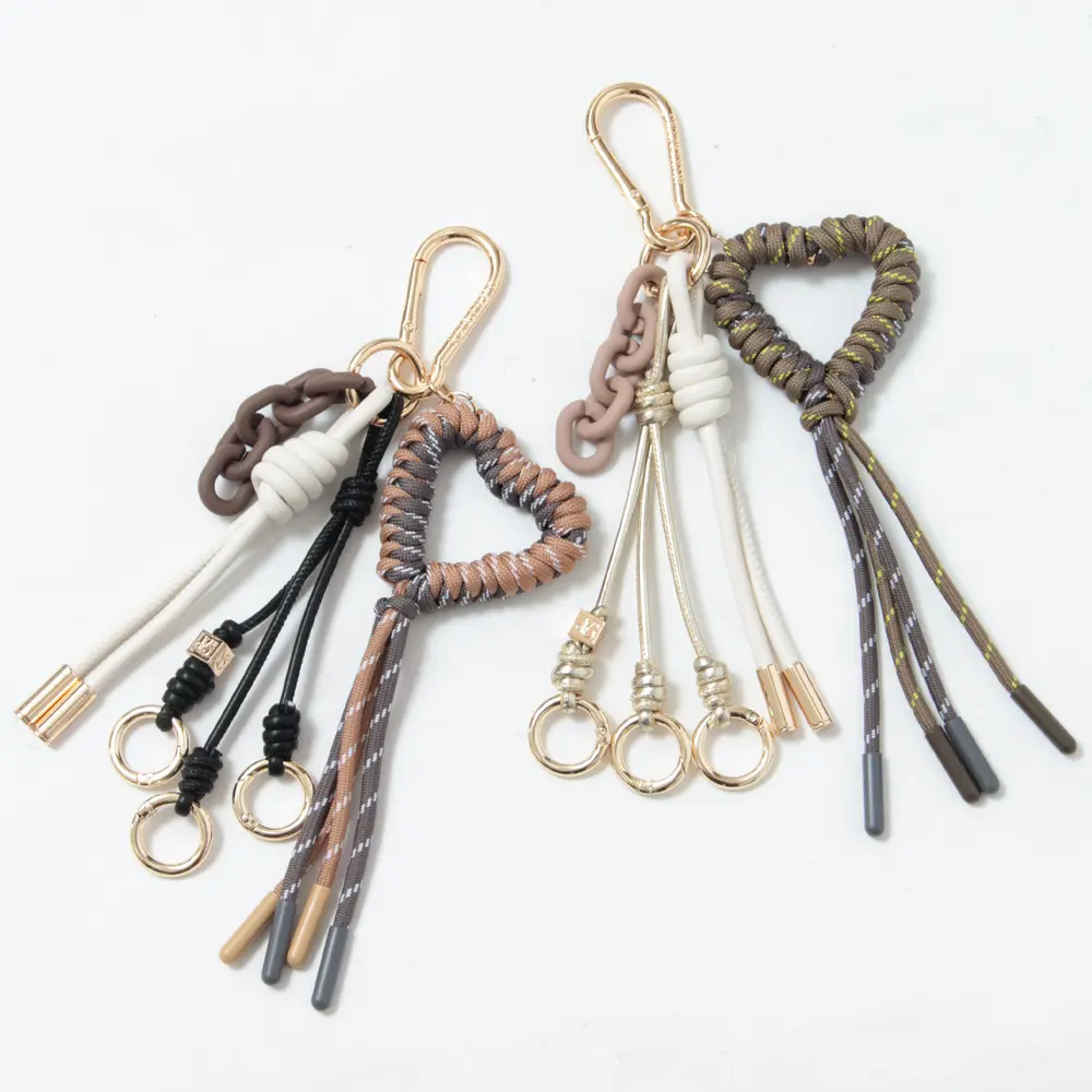 チャームをプラスしてお気に入りのバッグをアップデート。｜VIOLAd'ORO