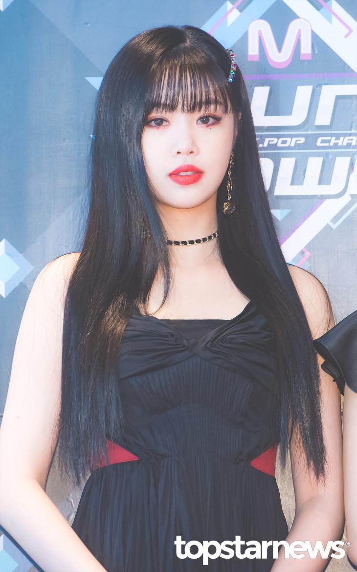 校内暴力暴露の渦中、誕生日を祝う(G)I-DLE スジンへの批難 vs 検証