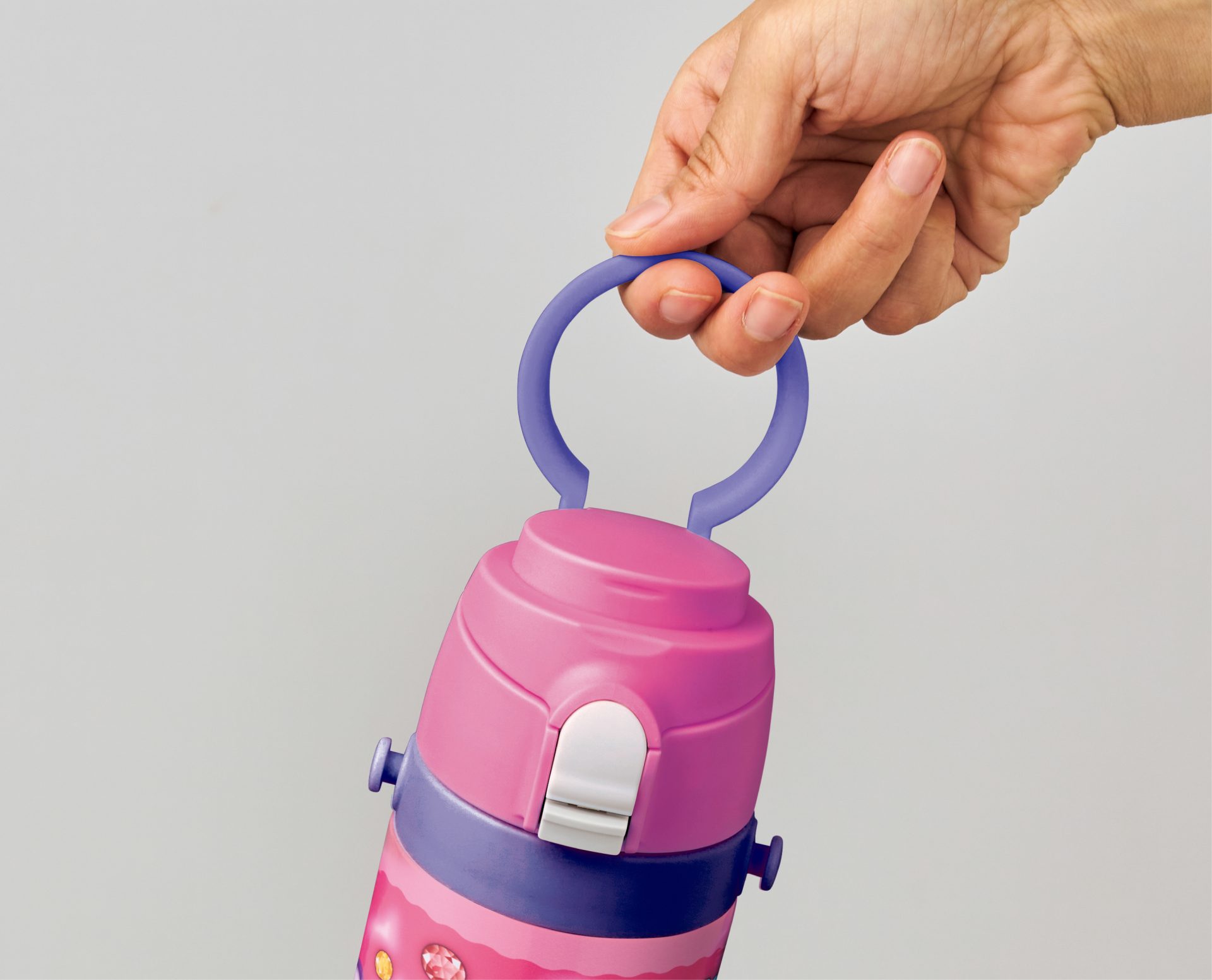 キッズが夢中の原宿系動画クリエイター、しなことのコラボレーション