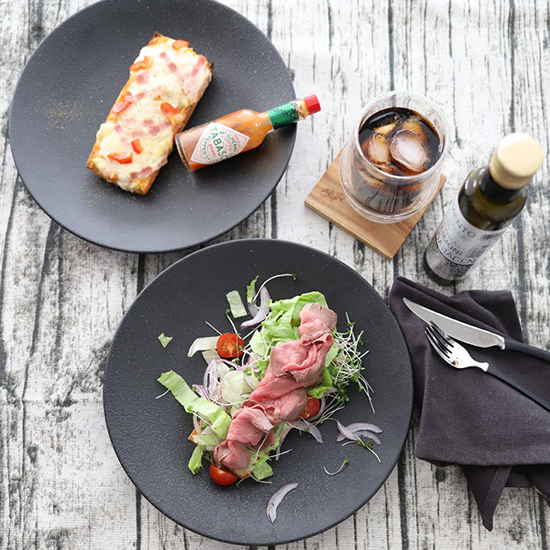 M kurakuen]黒曜モダンブラックプレート ディナー【L】 | KOBUNSHA