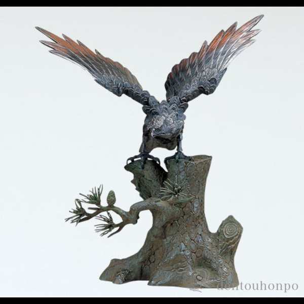 送料無料】 銅製 松鷹 上 鉄色 15号 / 置物 幸運 風水 縁起物 人気