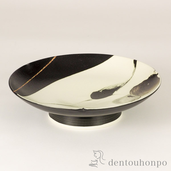 送料無料】 高台鉢 黒描鳥花文 / 置物 飾皿 スタンド 絵皿 贈り物