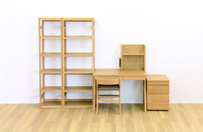 IDC大塚家具にてデビュー！浜本工芸×学習机評論家コラボ「たなとつくえ