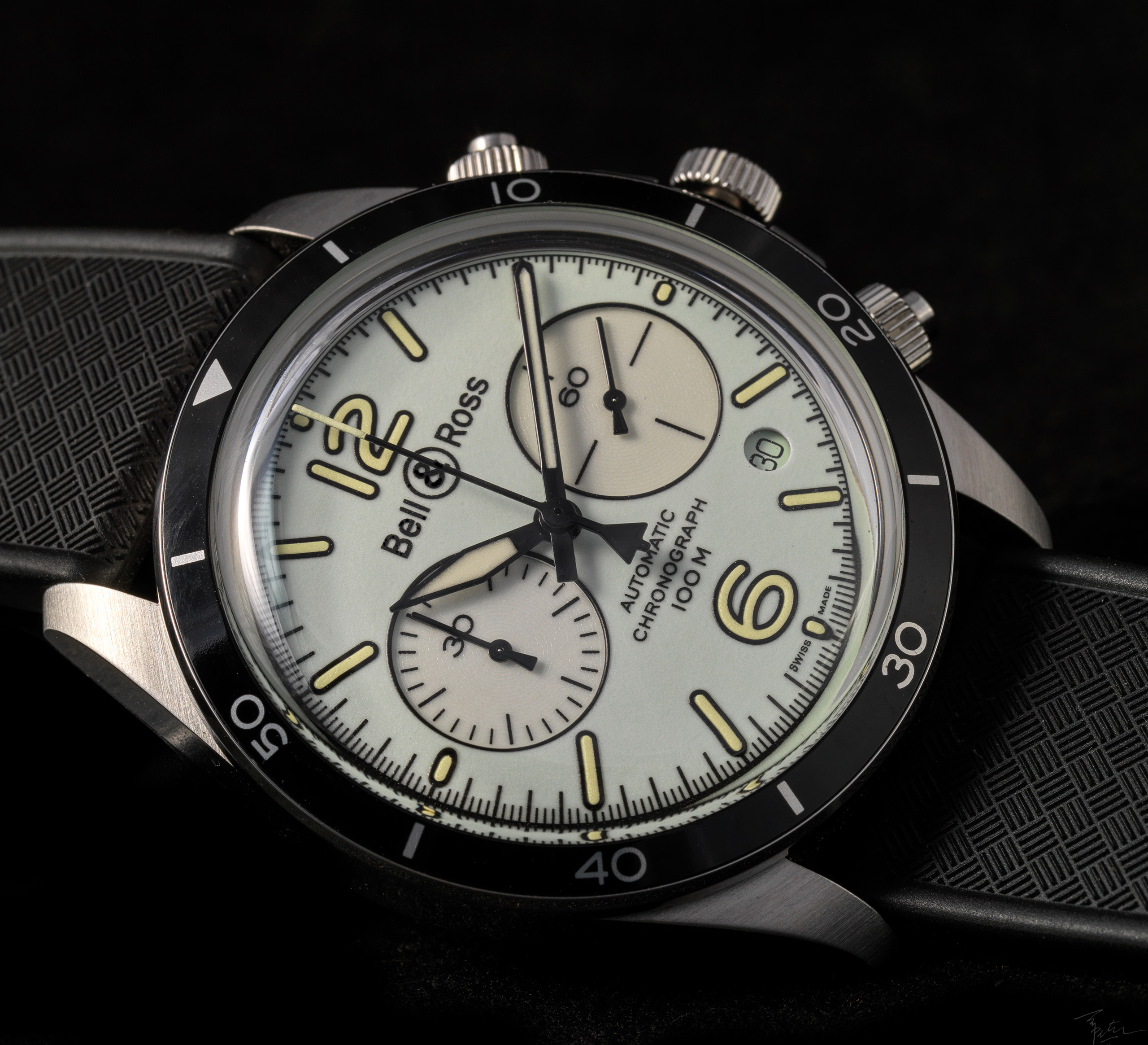 Review: Bell & Ross shines in the dark with the new Vintage BR V2