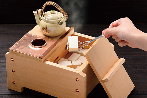 自宅で本格的な湯豆腐が楽しめるヤマコーの「一人用角型湯豆腐セット