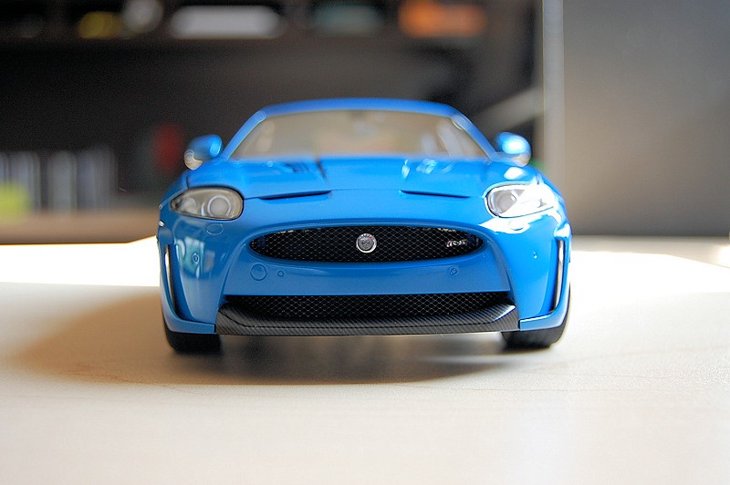 REVIEW: AUTOart Jaguar XKR-S • DiecastSociety.com