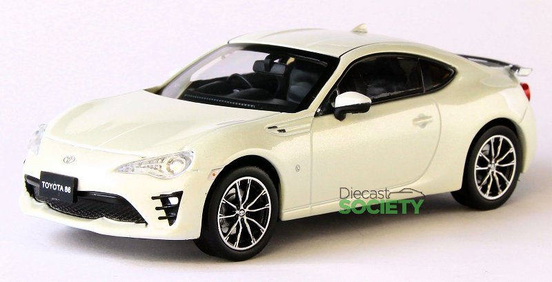 Kyosho New 1:43 Toyota 86 2016 • DiecastSociety.com
