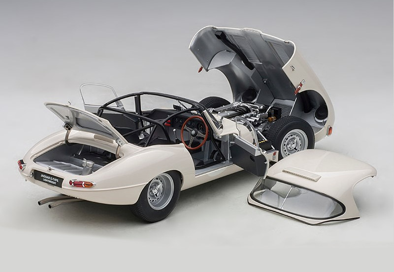 AUTOart Jaguar Lightweight E-Type - White • DiecastSociety.com